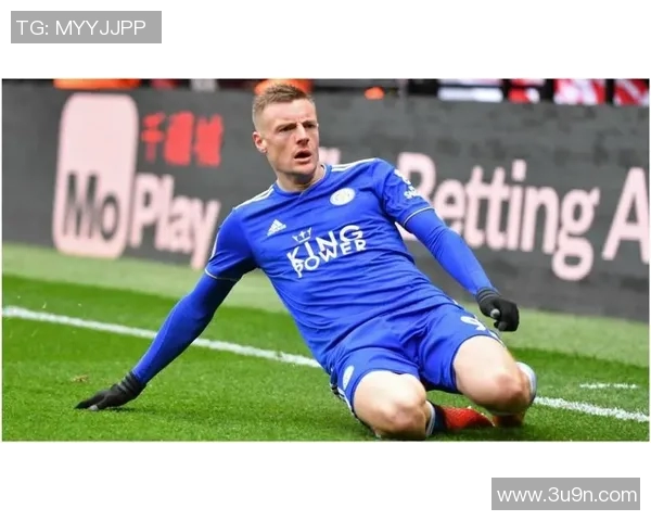 马丁内斯的传奇旅程与足球生涯的辉煌成就探索